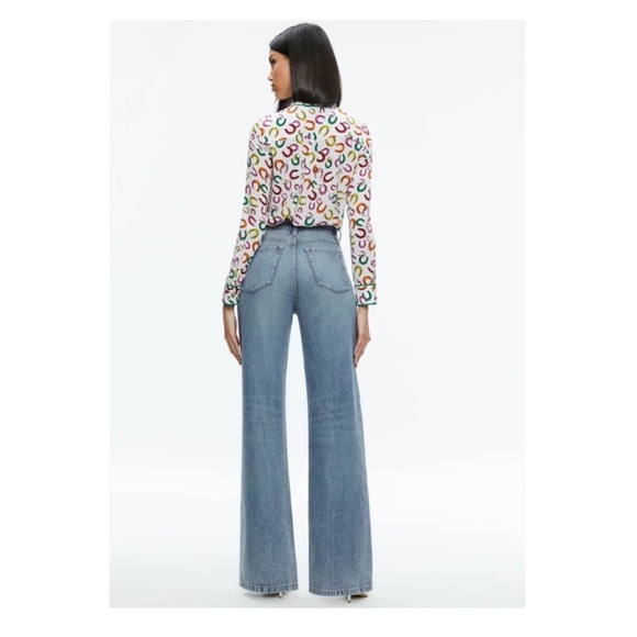 New! ALICE + OLIVIA “Lucky You” Willa Placket Horseshoe Silk Top with Piping - Picture 5 of 11